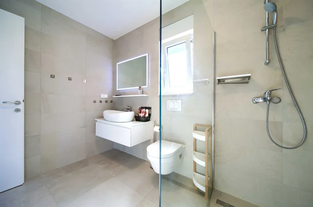 Malinska 2-Bedroom Apartment with Sea View