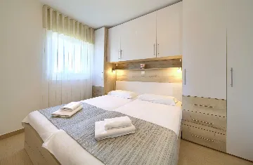 Malinska 2-Bedroom Apartment with Sea View