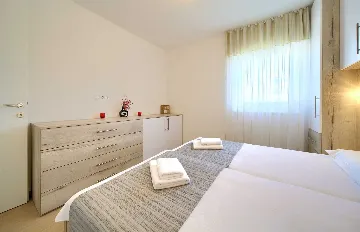 Malinska 2-Bedroom Apartment with Sea View