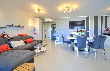 Malinska 2-Bedroom Apartment with Sea View