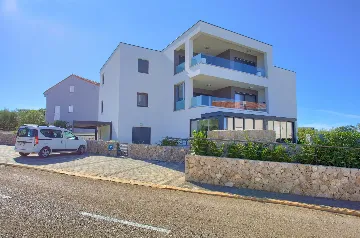 Malinska 2-Bedroom Apartment with Sea View