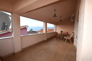 2-Bedroom Apartment with Terrace in Pinezići