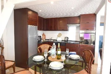 2-Bedroom Apartment with Terrace in Pinezići