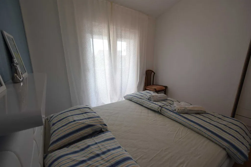 2-Bedroom Apartment with Terrace in Pinezići