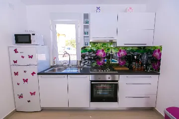 3-Bedroom Holiday House with Pool in Skrbčići