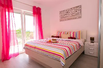 3-Bedroom Holiday House with Pool in Skrbčići