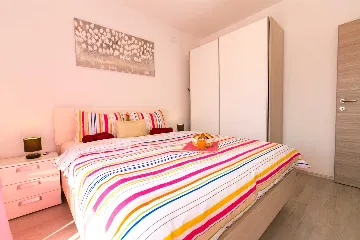 3-Bedroom Holiday House with Pool in Skrbčići