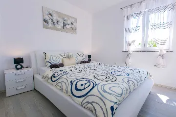 3-Bedroom Holiday House with Pool in Skrbčići