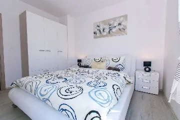 3-Bedroom Holiday House with Pool in Skrbčići