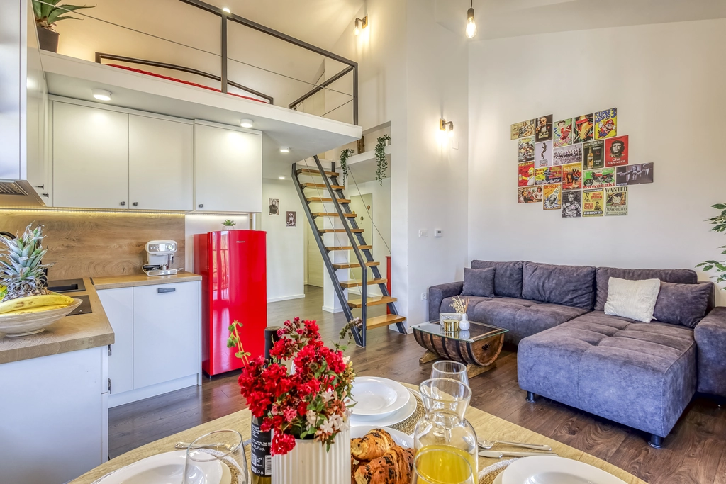 Balcony 1-Bedroom Apartment in Malinska for 4