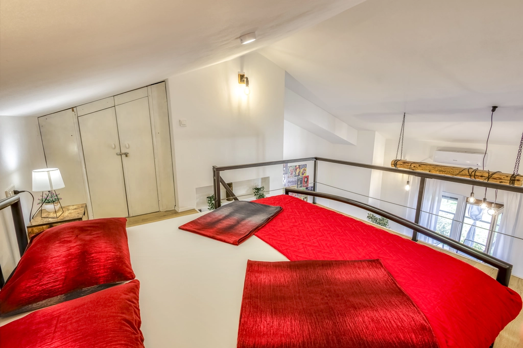 Balcony 1-Bedroom Apartment in Malinska for 4