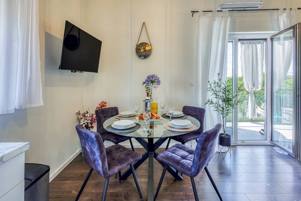 Malinska Apartment with Balcony for 4 Guests