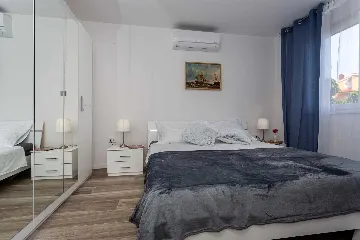 2-Bedroom Apartment with Sea View Balcony in Porat