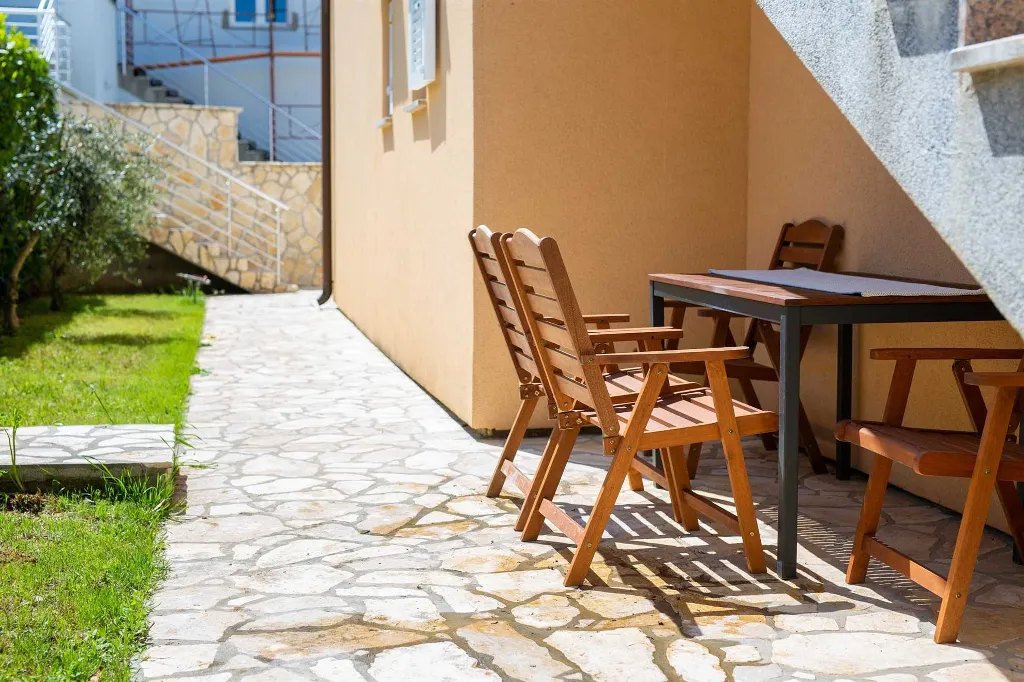 Two-Bedroom Apartment in Malinska for 4 Guests