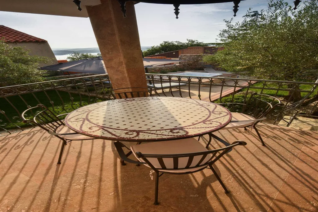 2-Bedroom Villa with Hot Whirlpool in Punat