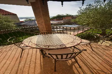 2-Bedroom Villa with Hot Whirlpool in Punat