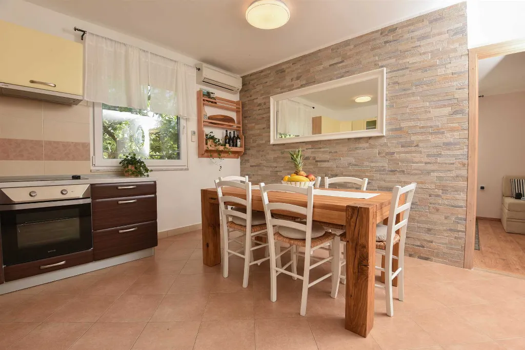 2-Bedroom Villa with Hot Whirlpool in Punat