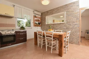 2-Bedroom Villa with Hot Whirlpool in Punat