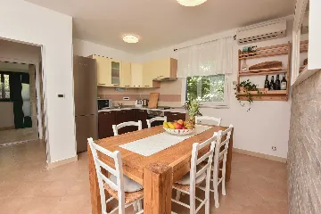 2-Bedroom Villa with Hot Whirlpool in Punat