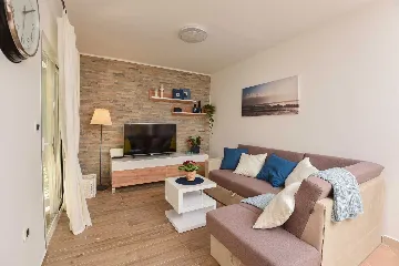 2-Bedroom Villa with Hot Whirlpool in Punat