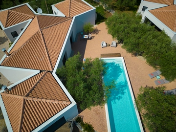 Villa in Linardići for Up to 12 Guests