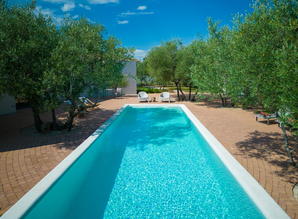 Villa in Linardići for Up to 12 Guests