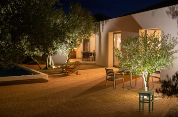 Villa in Linardići for Up to 12 Guests