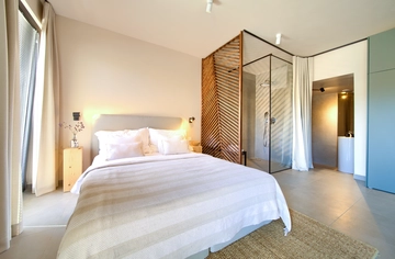 Villa in Linardići for Up to 12 Guests