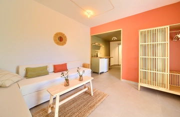 Villa in Linardići for Up to 12 Guests