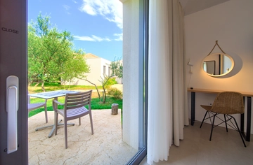 Villa in Linardići for Up to 12 Guests