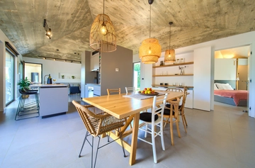 Villa in Linardići for Up to 12 Guests