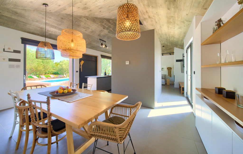 Villa in Linardići for Up to 12 Guests