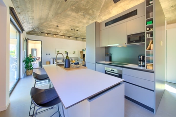 Villa in Linardići for Up to 12 Guests