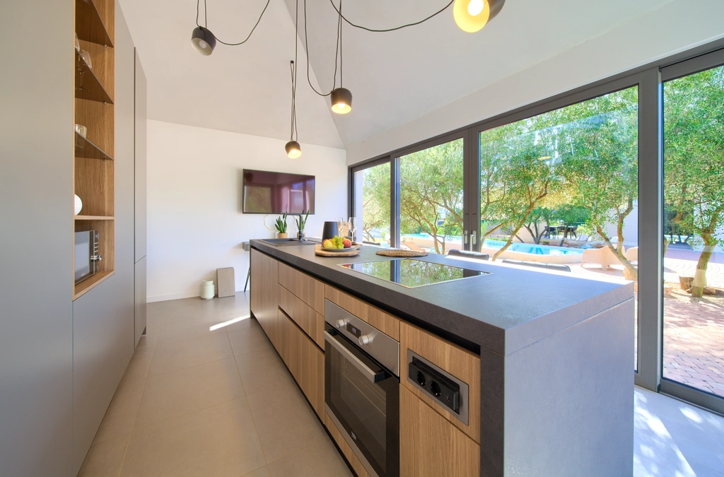 Villa in Linardići for Up to 12 Guests