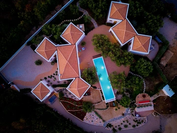 Villa in Linardići for Up to 12 Guests