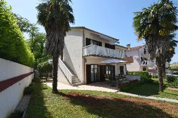 Porat Apartment for 4 Guests with Balcony & Terrace