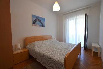 Porat Apartment for 4 Guests with Balcony & Terrace