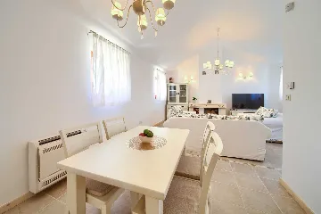 4-Bedroom Villa in Sveti Vid - Miholjice for 8
