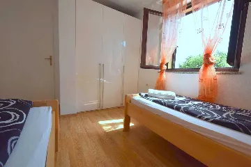 Ground-Floor Apartment in Omišalj for 4 Guests