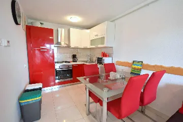 Ground-Floor Apartment in Omišalj for 4 Guests