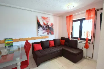 Ground-Floor Apartment in Omišalj for 4 Guests
