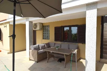 Ground-Floor Apartment in Omišalj for 4 Guests