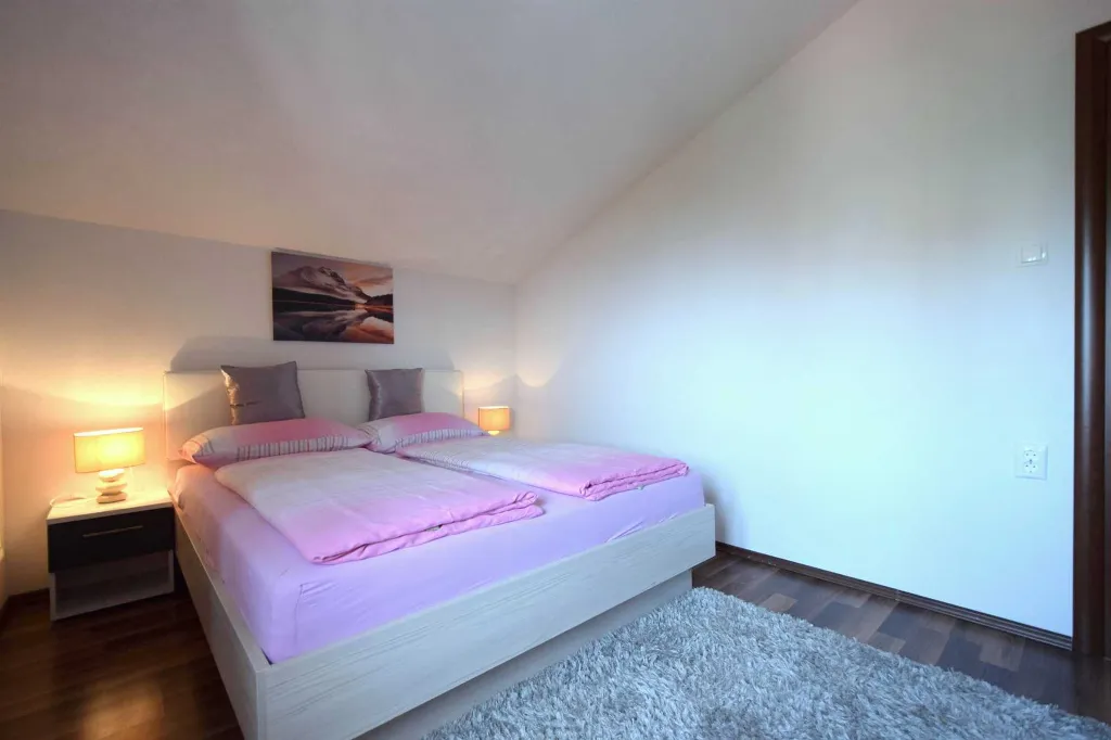 3-Bedroom Apartment in Omišalj with Shared Pool