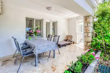 Apartment in Njivice near the Beach for 4 Guests