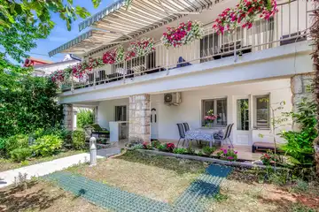 Apartment in Njivice near the Beach for 4 Guests