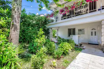 Apartment in Njivice near the Beach for 4 Guests