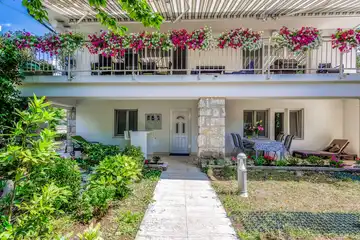 Apartment in Njivice near the Beach for 4 Guests