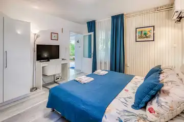 Apartment in Njivice near the Beach for 4 Guests