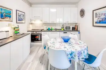 Apartment in Njivice near the Beach for 4 Guests