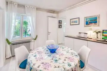 Apartment in Njivice near the Beach for 4 Guests